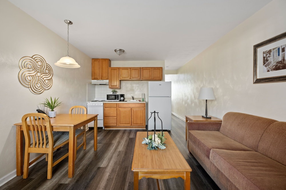 Affordable Suites of America Graham 9/33