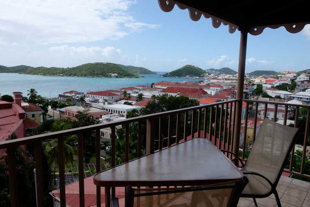 Galleon House Bed Breakfast Inn 34/44