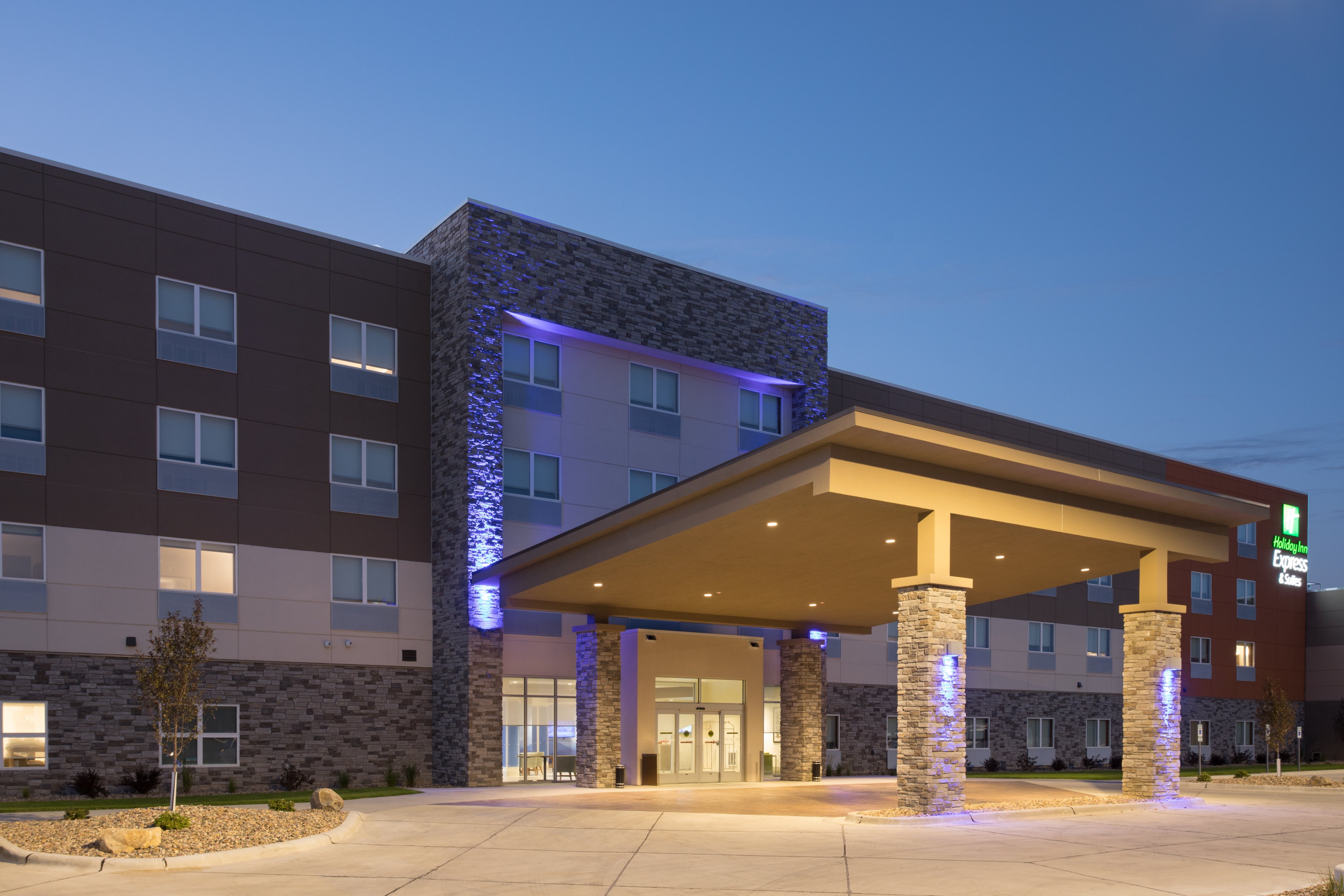 Holiday Inn Express and Suites Sioux City North Event Center an IHG Hotel 3/70