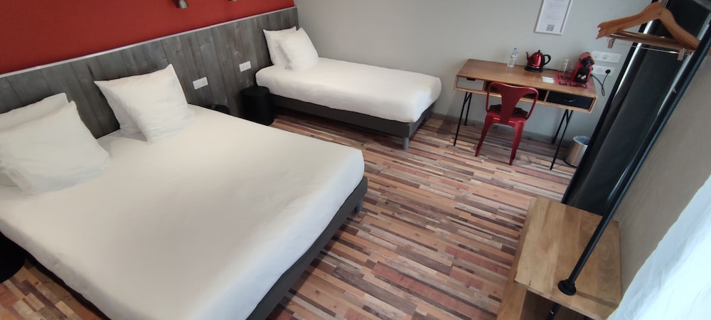 Logis Hotel Yseria - Historical Center 10/58