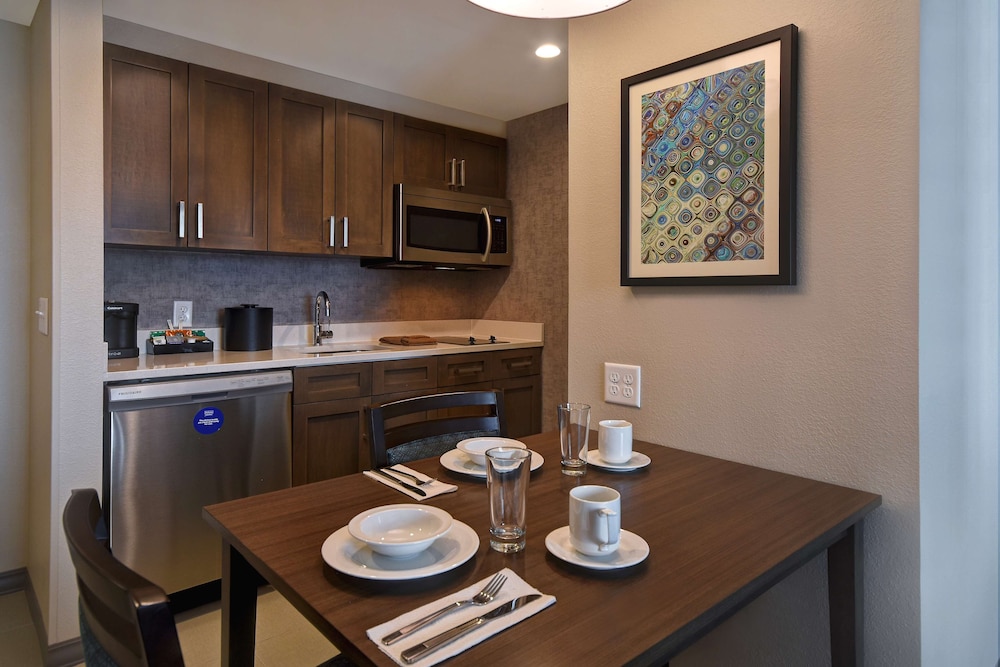 Homewood Suites By Hilton Orlando Flamingo Crossings, FL 45/57