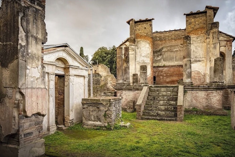B and B Pompei Olympus 42/50