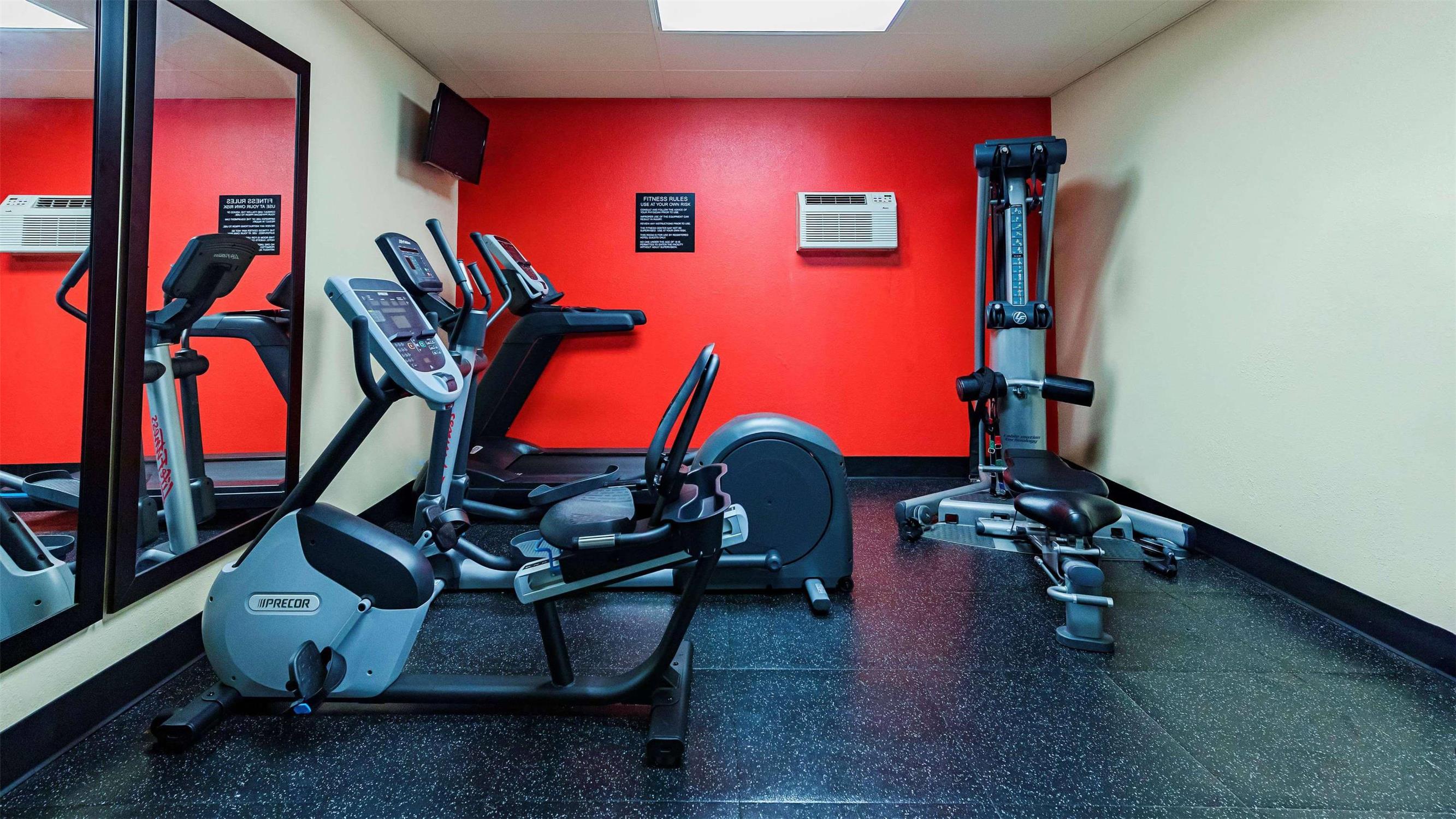 Country Inn & Suites by Radisson, Appleton Airport - Fox River Mall Area 6/20