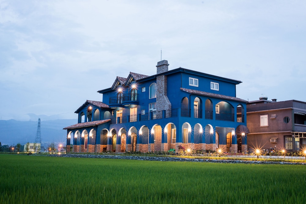 Fly Inn Yilan 2/60