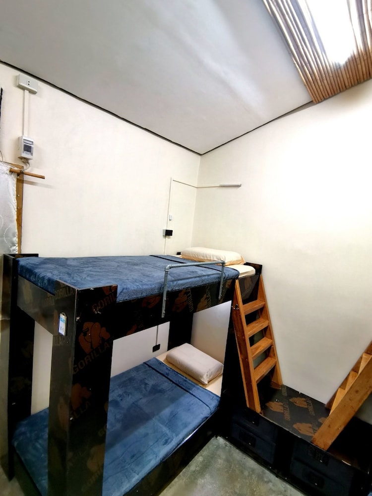 Big Paul Hostel - Adults Only 18/50