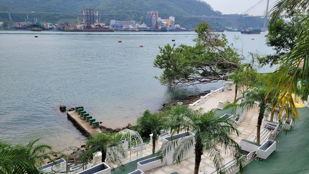 Grand Bay View Hotel 44/50