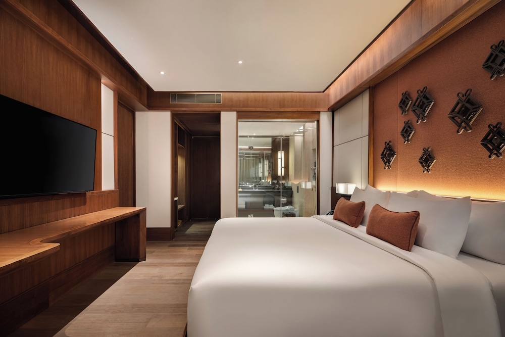 DELUXE, SUITE, OCEAN VIEW