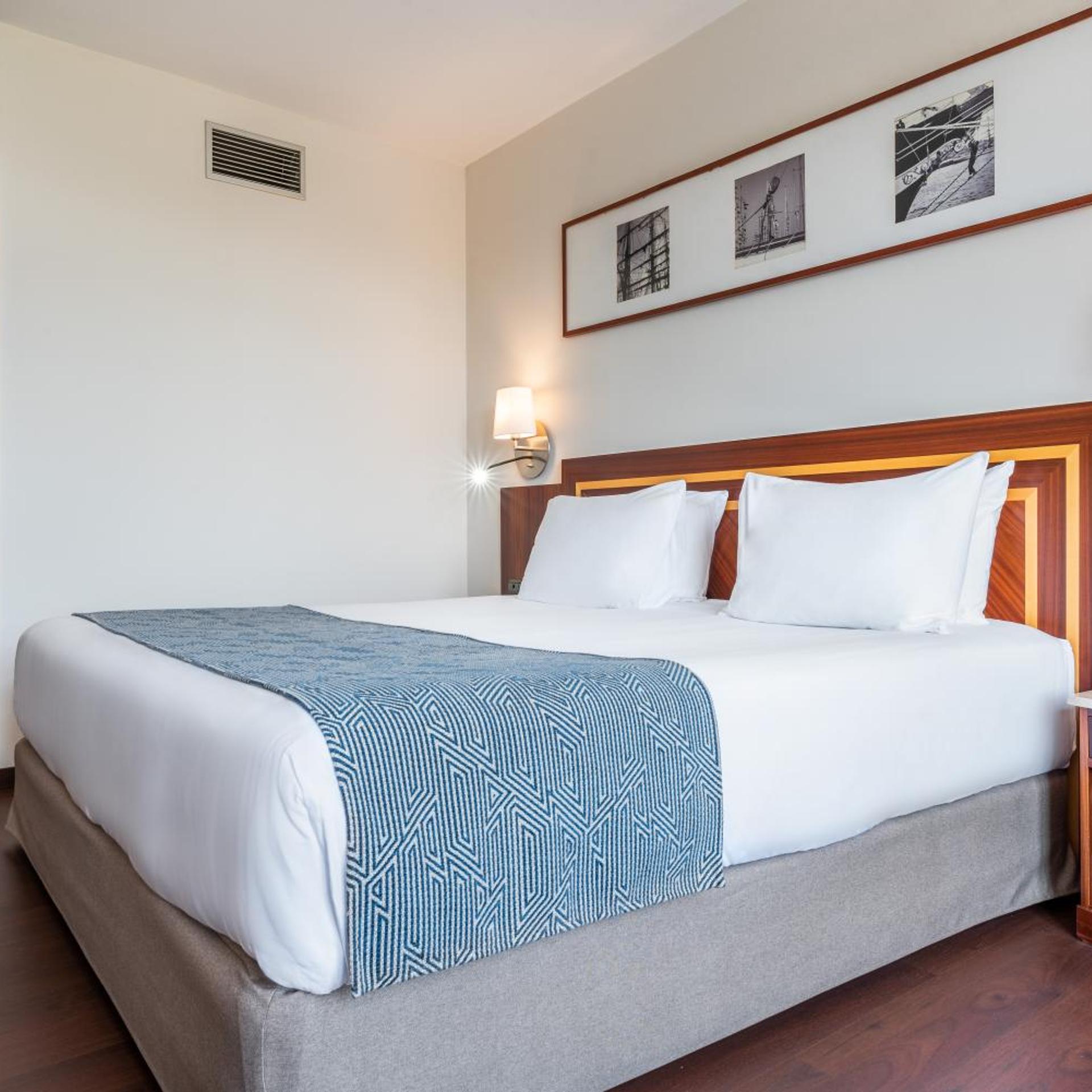 Room, Double or Twin Bed