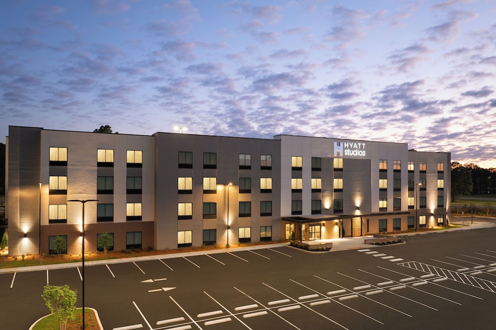Hyatt Studios Mobile / Tillmans Corner 3/50