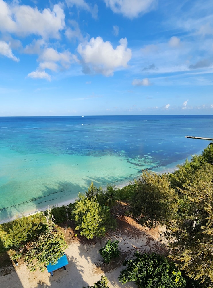 Aquarius Beach Tower 50/57