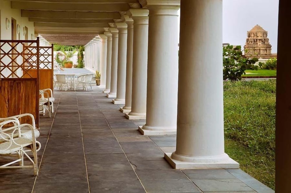 The Bungalow on the Beach - 17th Century, Tranquebar 42/43