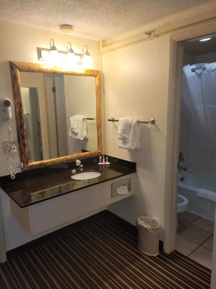 Studio6 Suites Butte, MT I-90 I-15 30/42