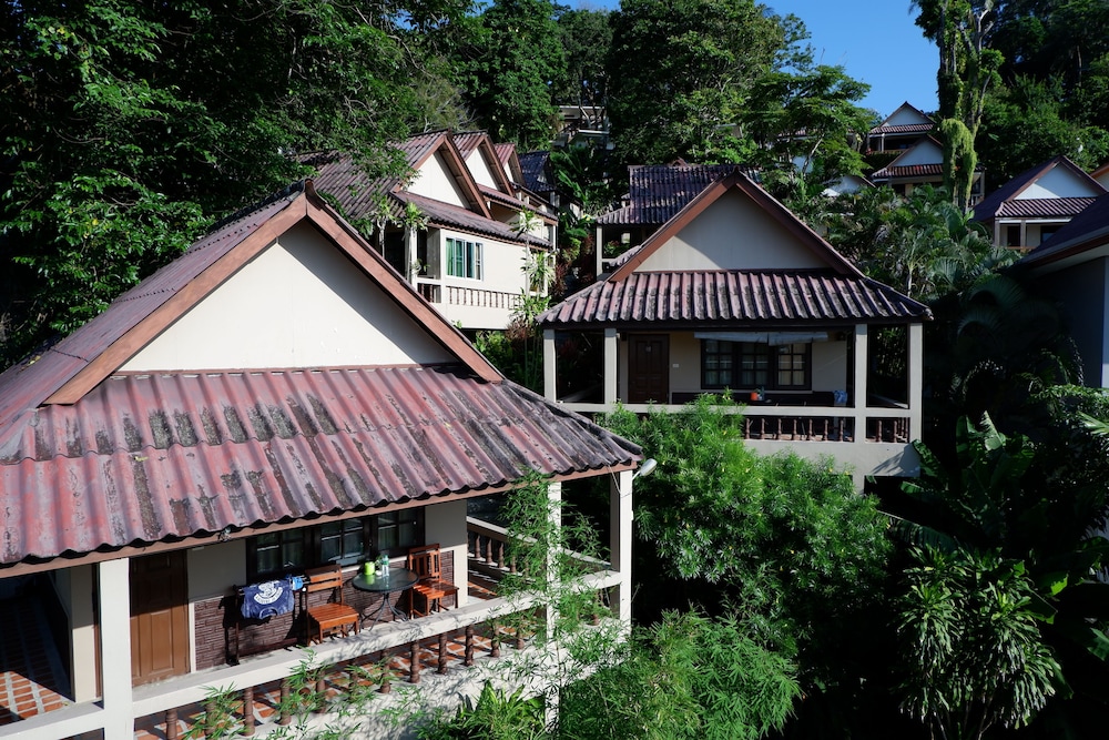 Kata Beachwalk Hotel And Bungalows 3/74