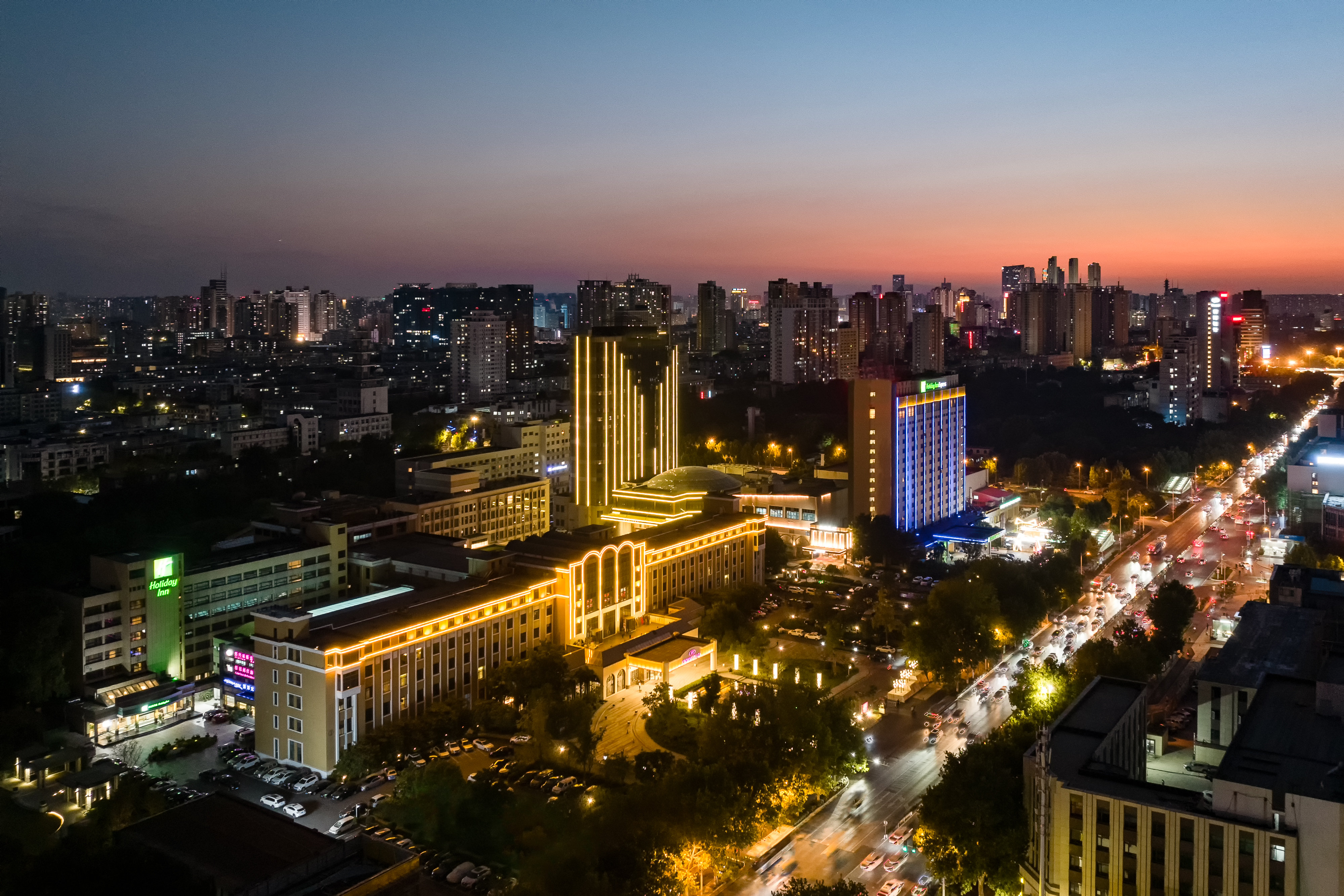 Holiday Inn Express Zhengzhou 6/25