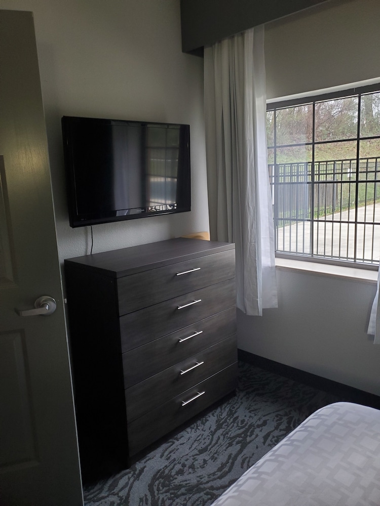 Candlewood Suites Knoxville Airport-Alcoa 32/73