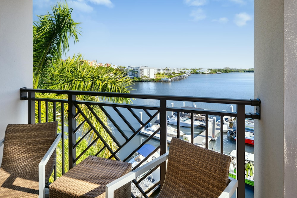HYATT HOUSE NAPLES/5TH AVENUE 58/75