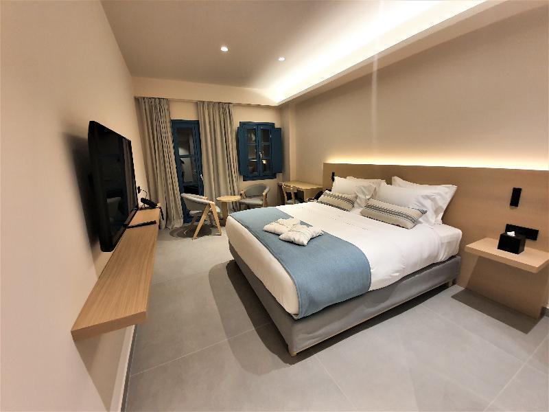 Deluxe, Caldera Sea View, Shared Plunge Pool, Terrace