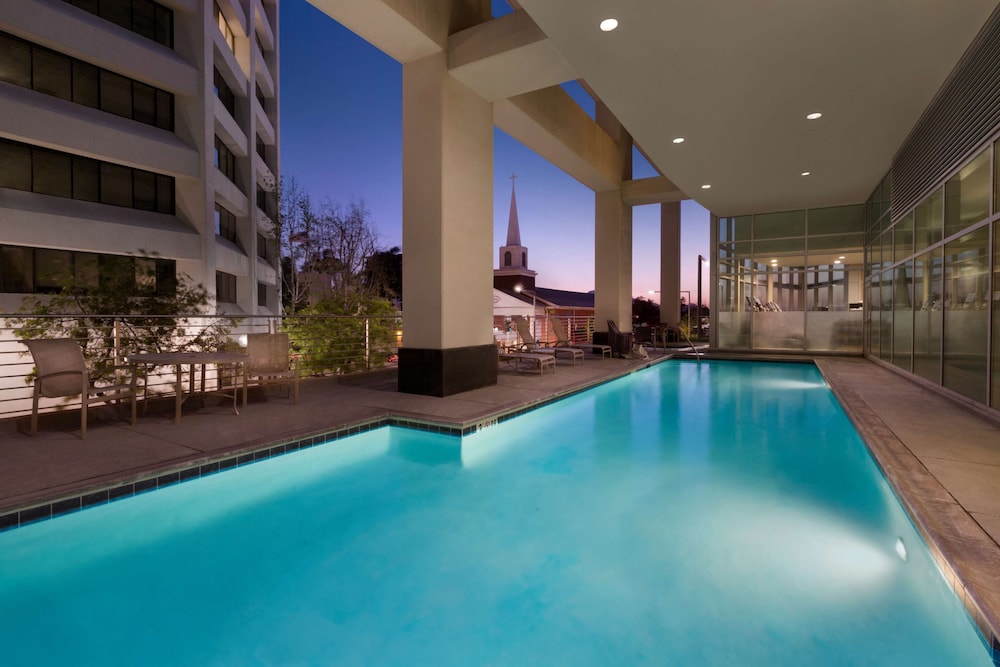 Embassy Suites by Hilton Los Angeles Glendale 1/54
