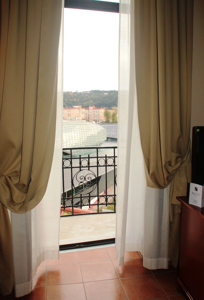 Hotel Nuvo 24/50