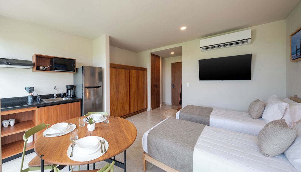 EVERGLADES SUITES 33/50