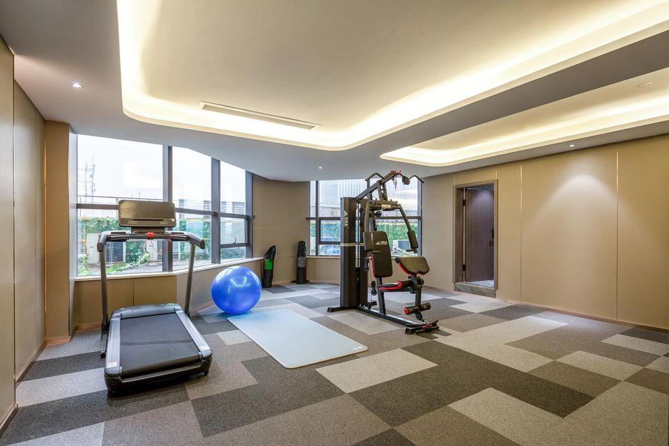 Rezen Holiday S Hotel (Chengdu South Railway Station) 12/18