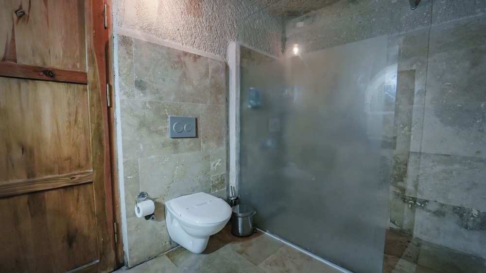 Grand Elite Cave Suites 50/50