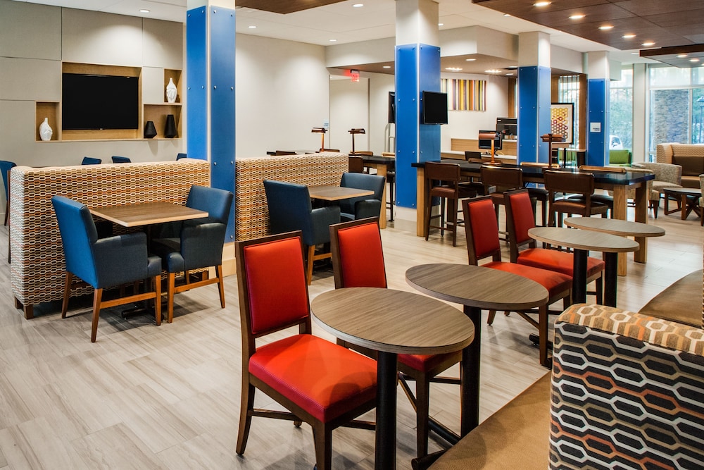 Holiday Inn Express Hotel And Suites Boston Marlboro 43/63