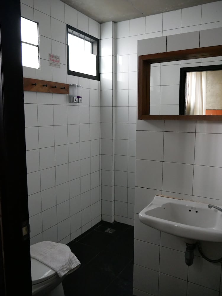 41 Studio - Adults Only 13/33