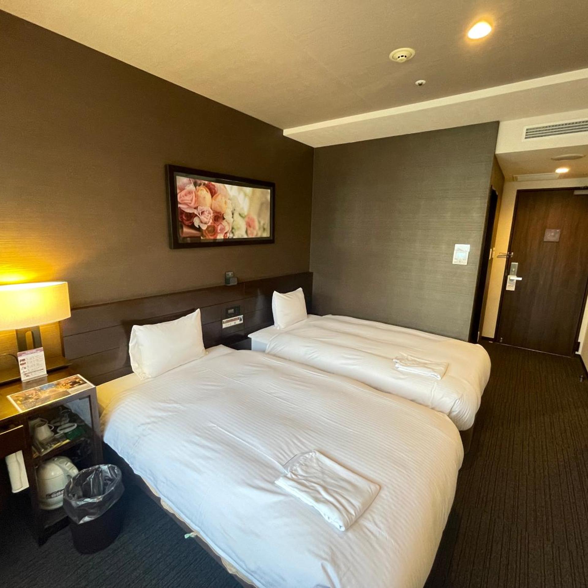 STANDARD, TWIN BEDS, SMOKING