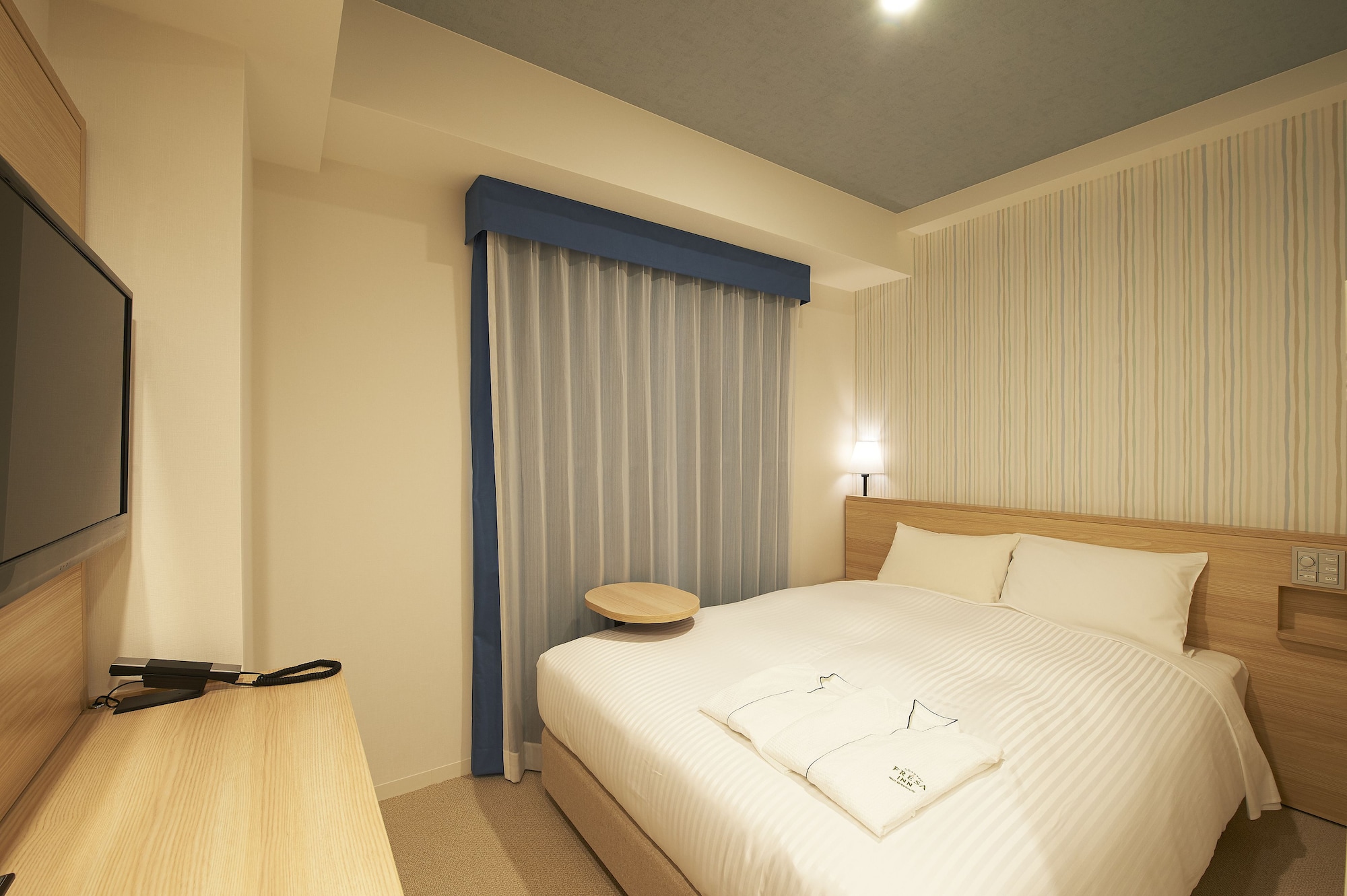 ROOM, SINGLE, DOUBLE BED
