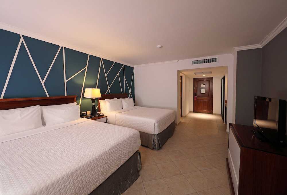 Crowne Plaza Panama 20/80