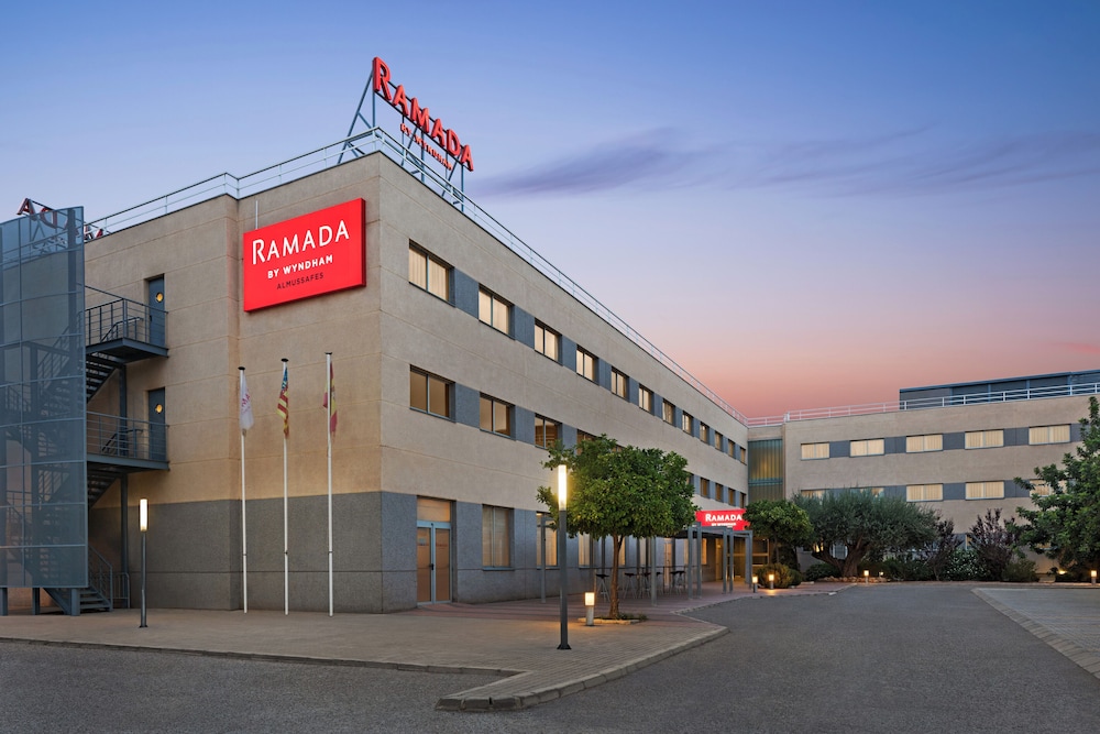 Ramada by Wyndham Valencia Almussafes 51/56