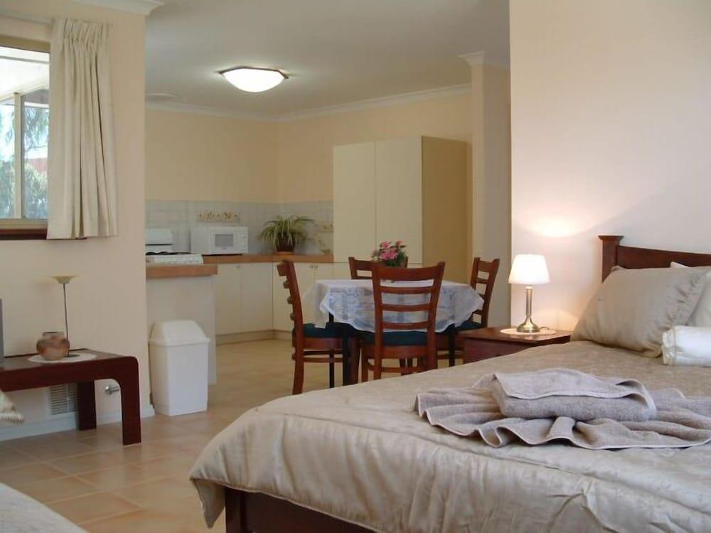 Family, Quadruple, Multiple Beds, Private Bathroom, Ground Floor