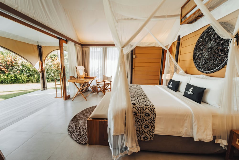 Deluxe, King Bed, Lake View, Glamp Nusa 2/5