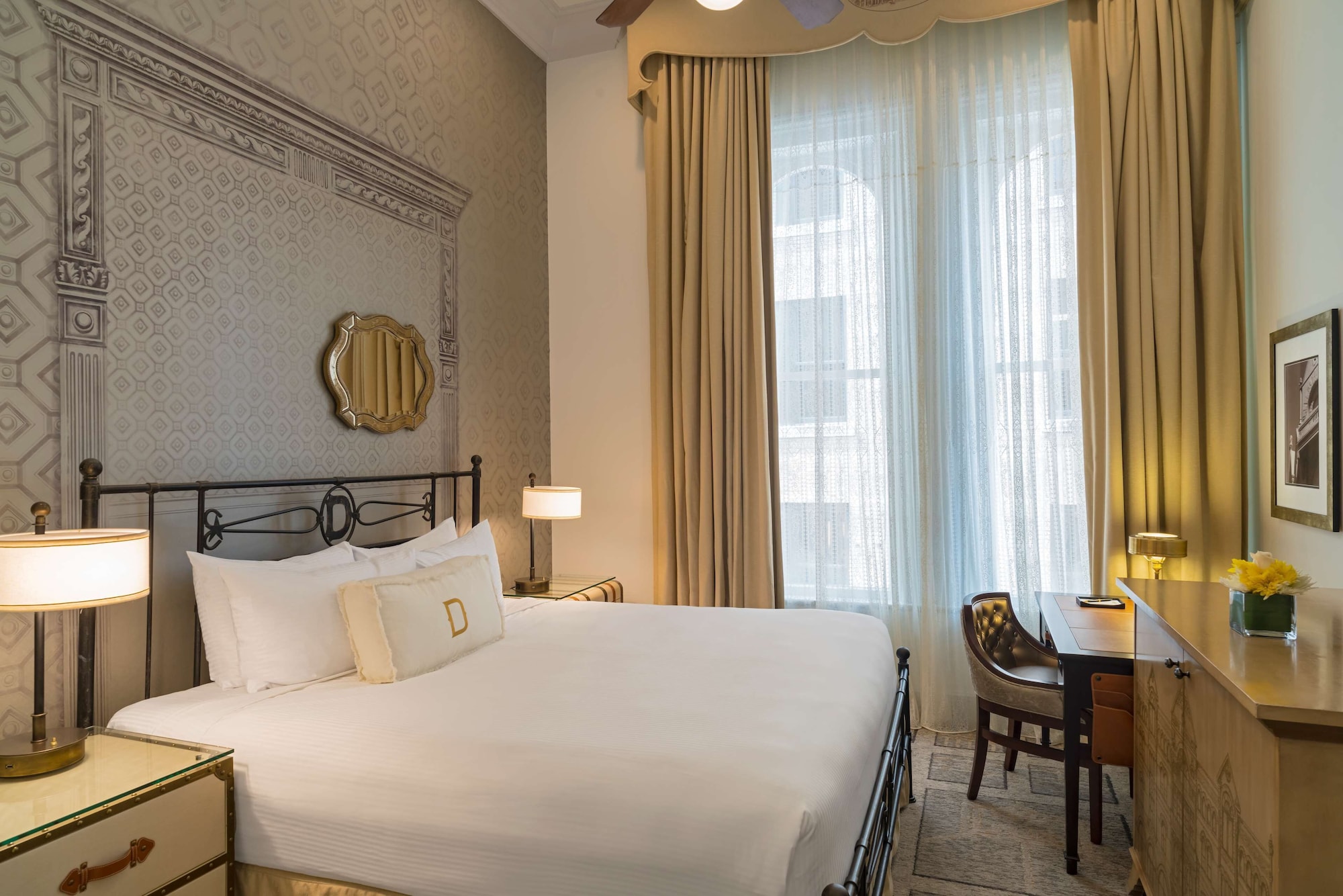 PETITE, QUEEN BED