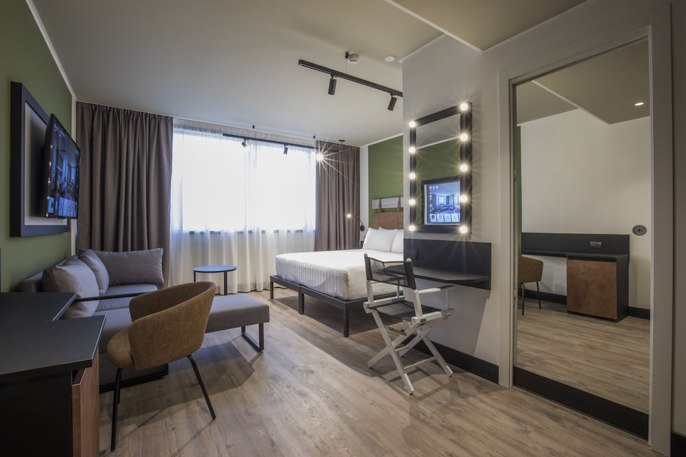 Mercure Roma Cinecitta 47/66