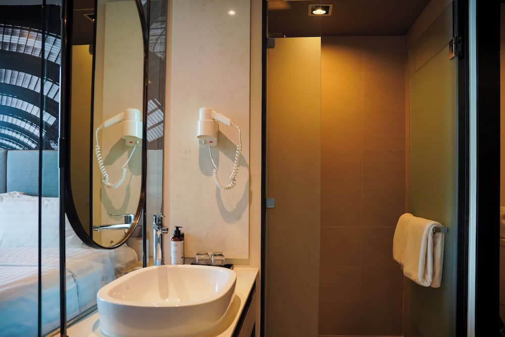 Mercure Bangkok Makkasan 79/79