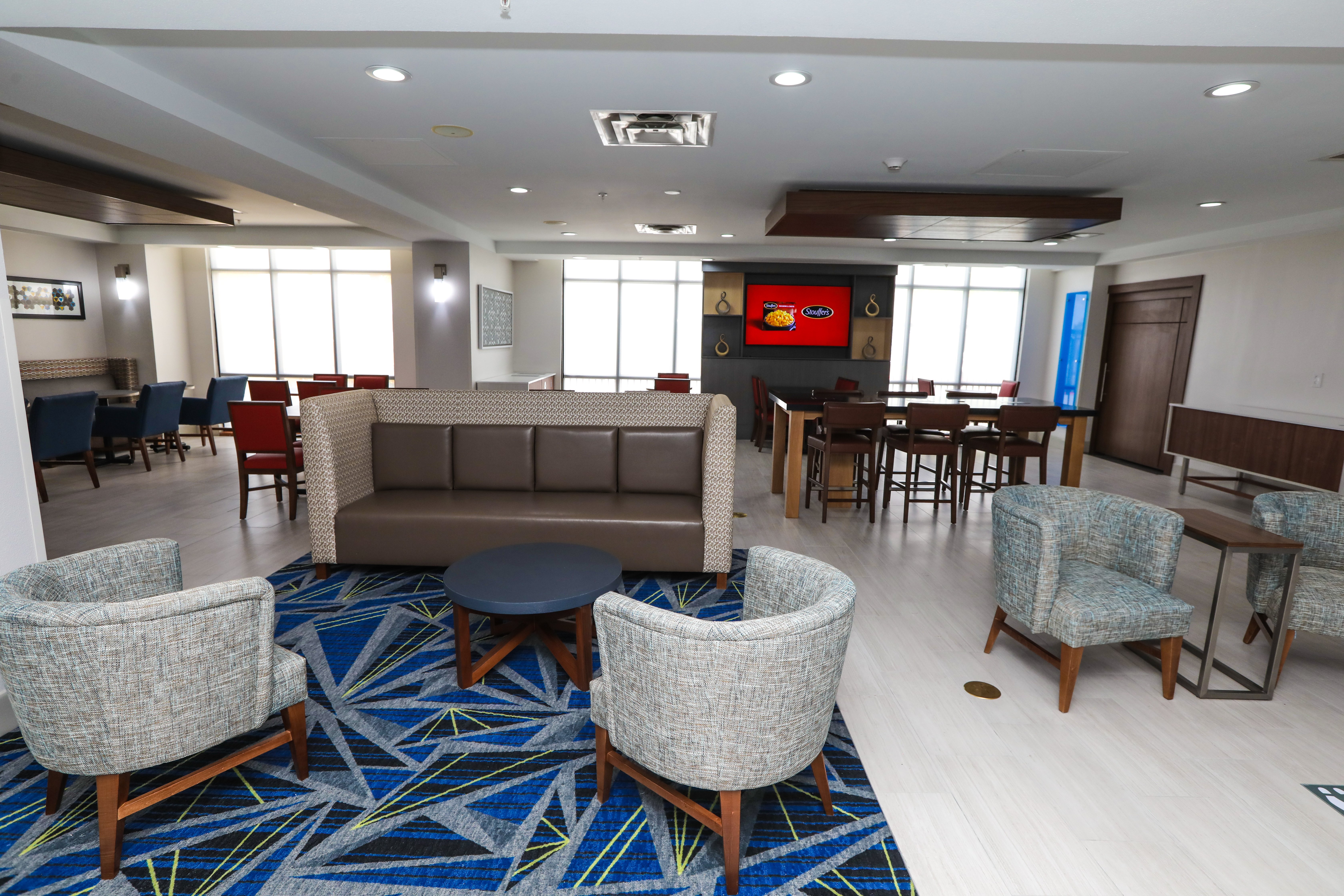 Holiday Inn Express Hillsboro I-35 46/69