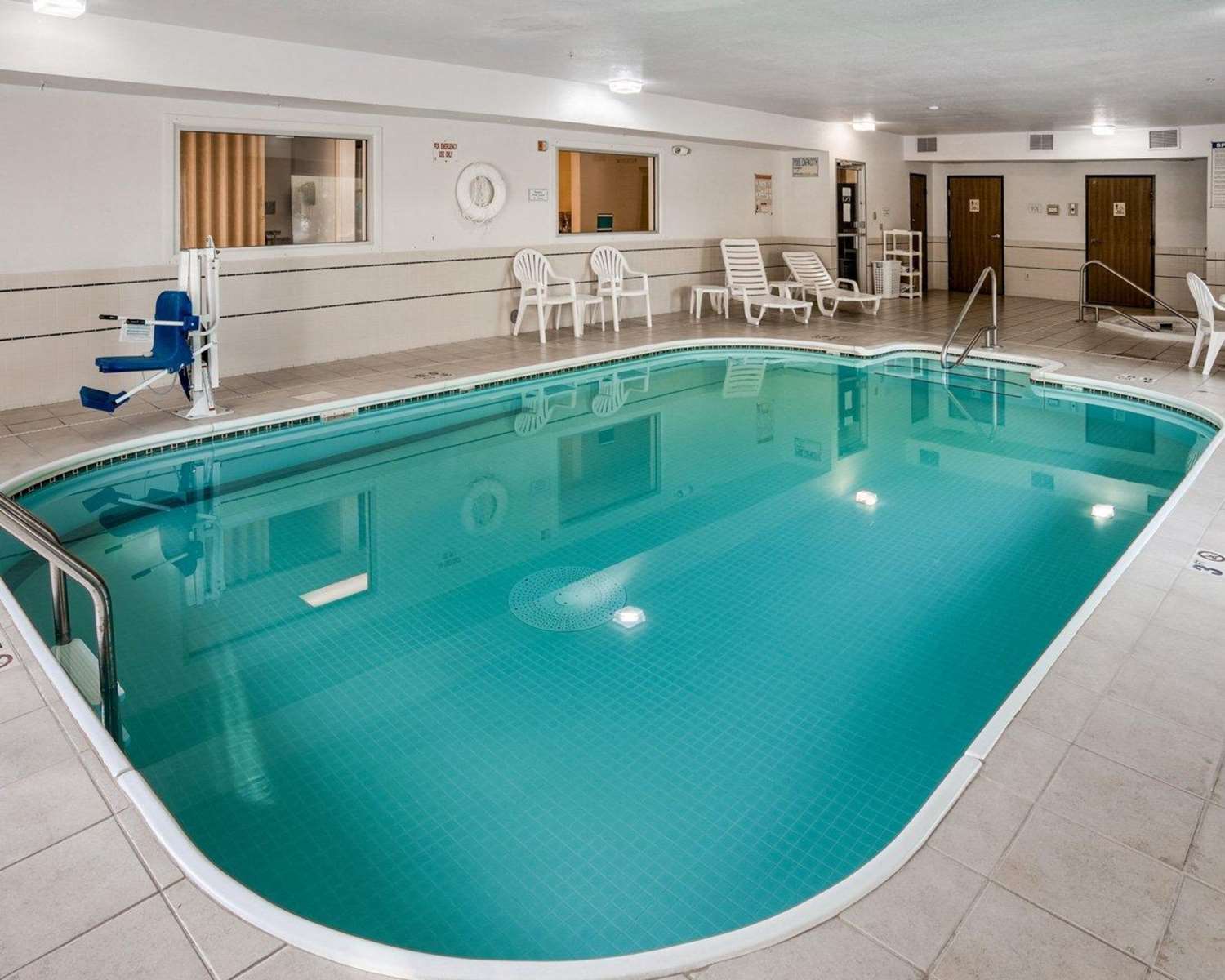 Quality Inn Near Northtown Mall & National Sports Center 17/23