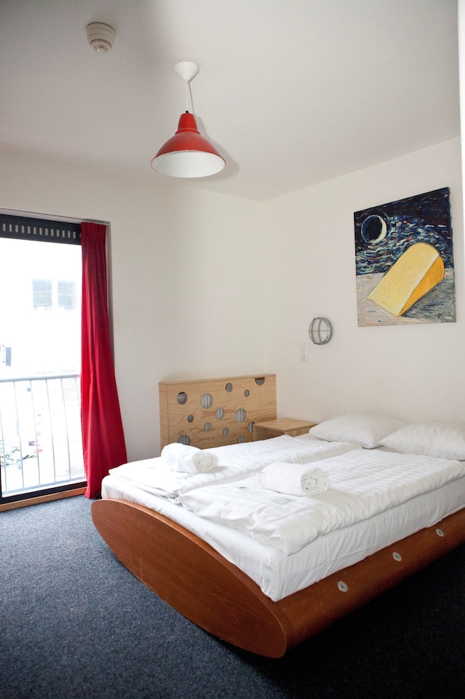BASIC, DOUBLE BED, PRIVATE BATHROOM