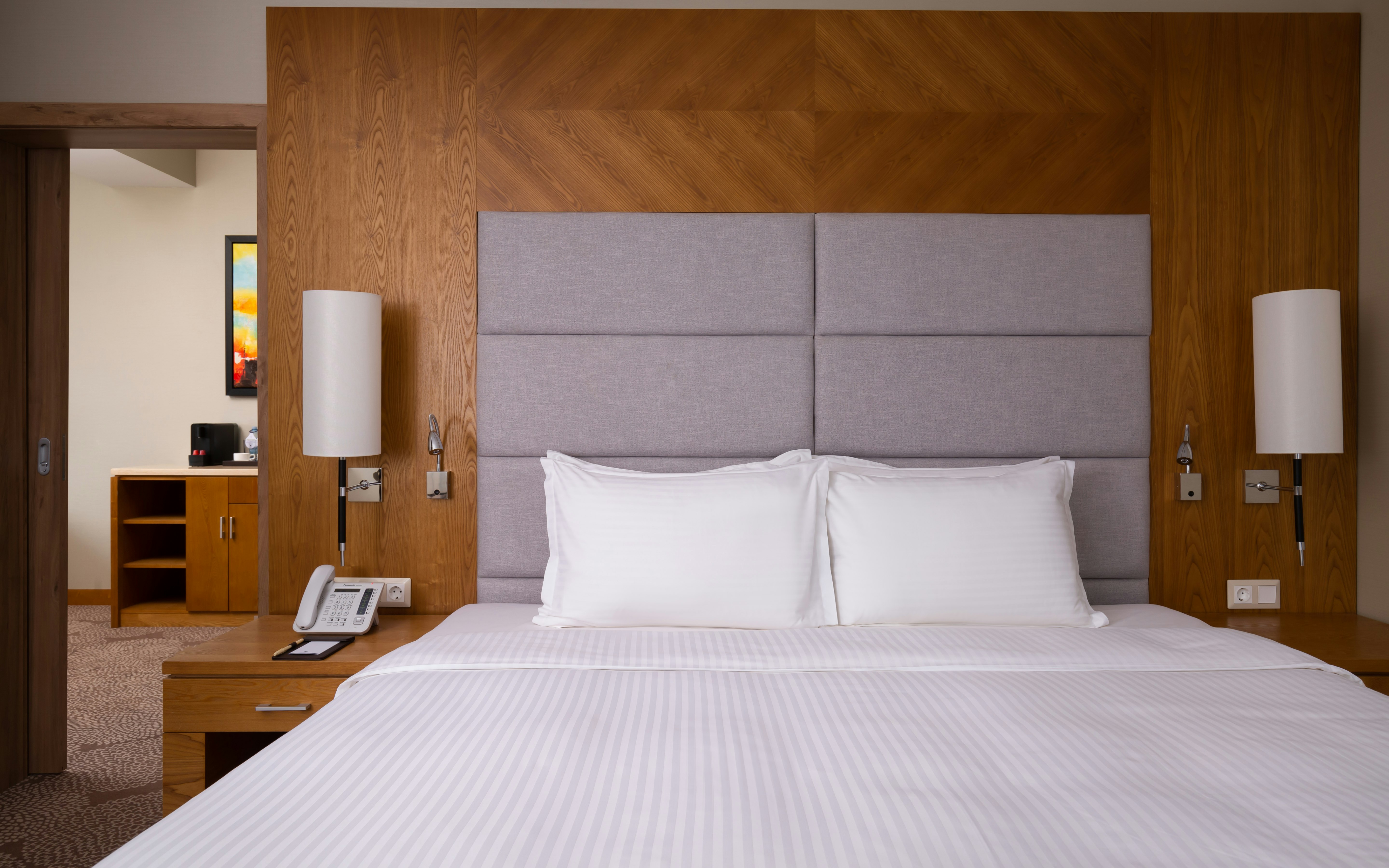 1 BEDROOM, SUITE, KING BED