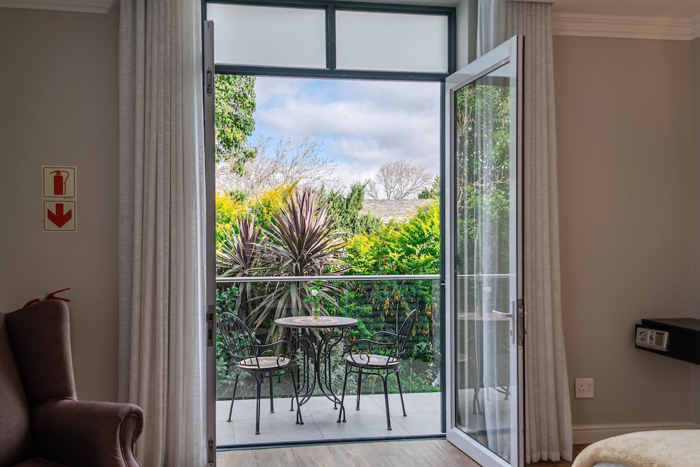 Van Der Stel Manor 24/50