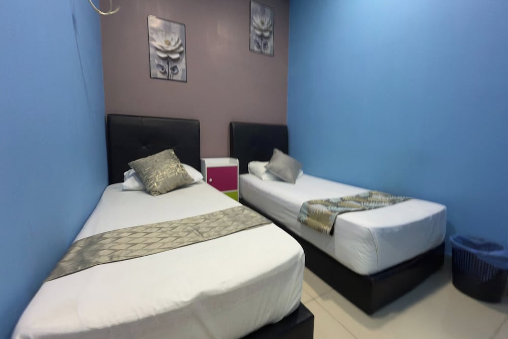 Room, Twin Beds