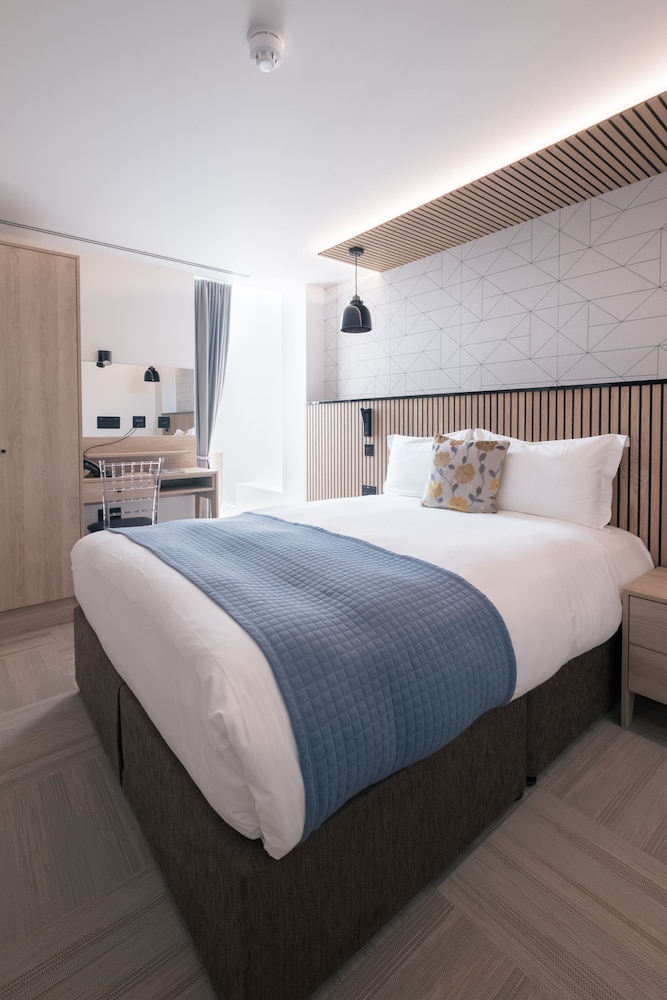 The Pillar Hotel London 24/61