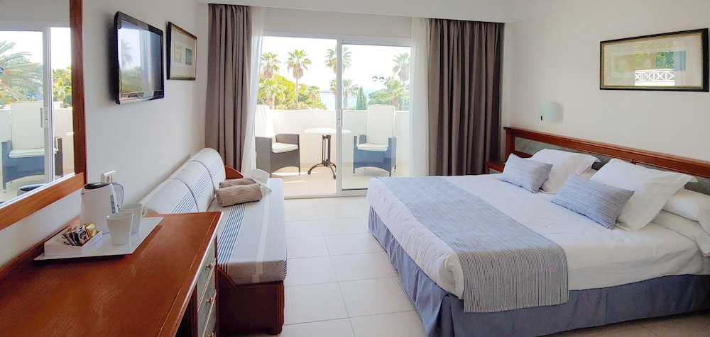 SUPERIOR, DOUBLE OR TWIN BED, SEA VIEW