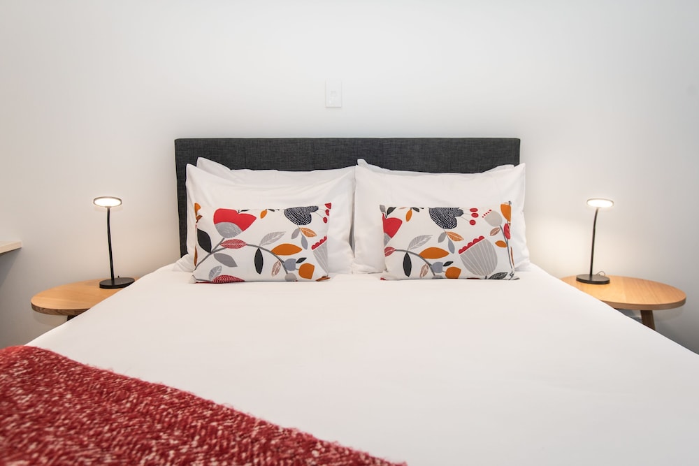 Hotel Give 32/79