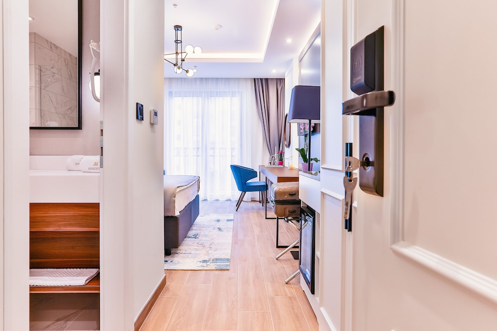 BOUTIQUE HOTEL MOMENTUM by Aycon 188/195