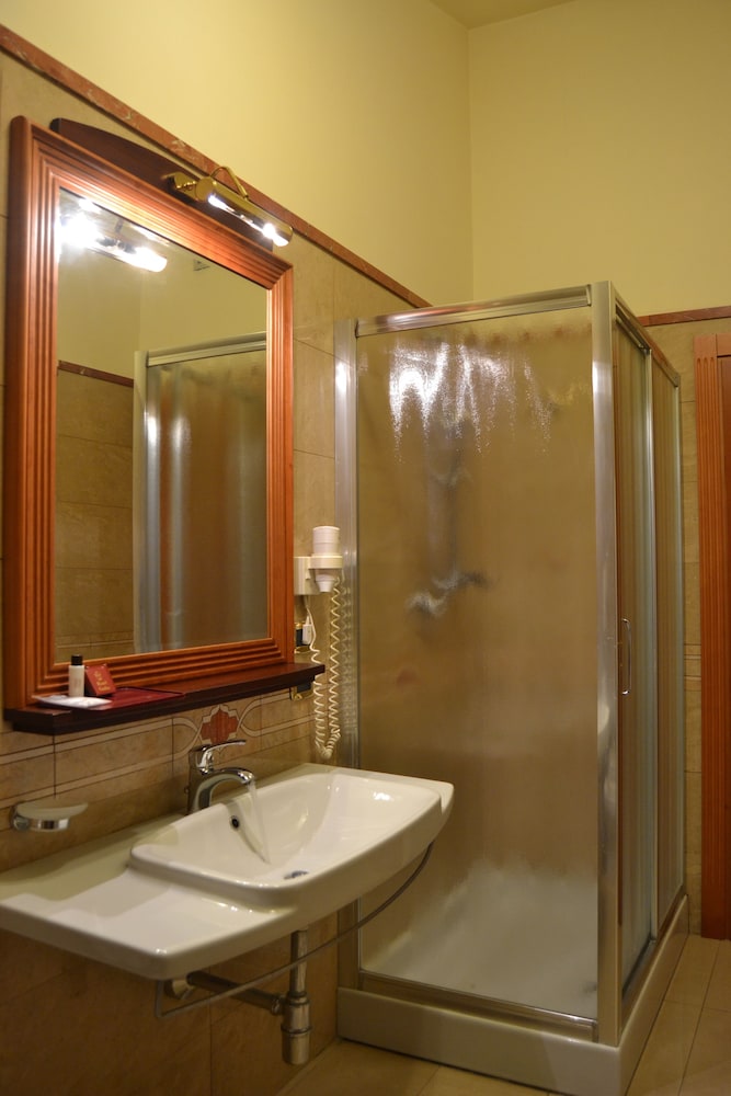 Hotel Giulia 23/74