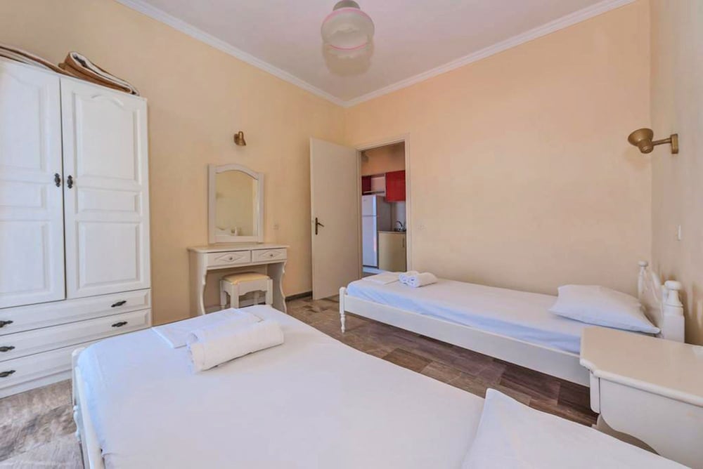 2 BEDROOMS, APARTMENT