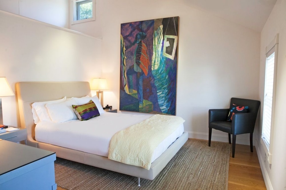 Zey Hotel 12/40